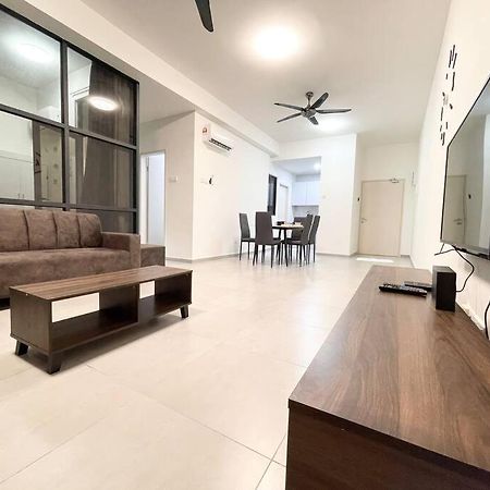 Quartz Near To Jonker Walk With Infinity Pool Cozy 3B2B Apartment Malacca Exterior foto