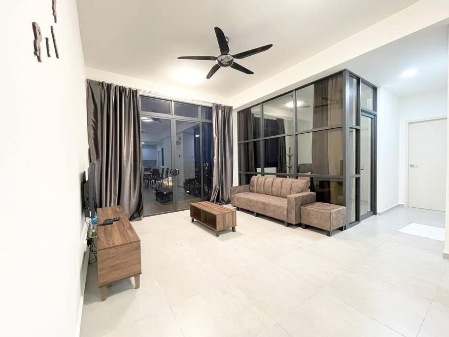 Quartz Near To Jonker Walk With Infinity Pool Cozy 3B2B Apartment Malacca Exterior foto