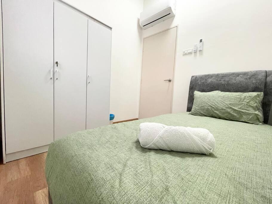Quartz Near To Jonker Walk With Infinity Pool Cozy 3B2B Apartment Malacca Exterior foto