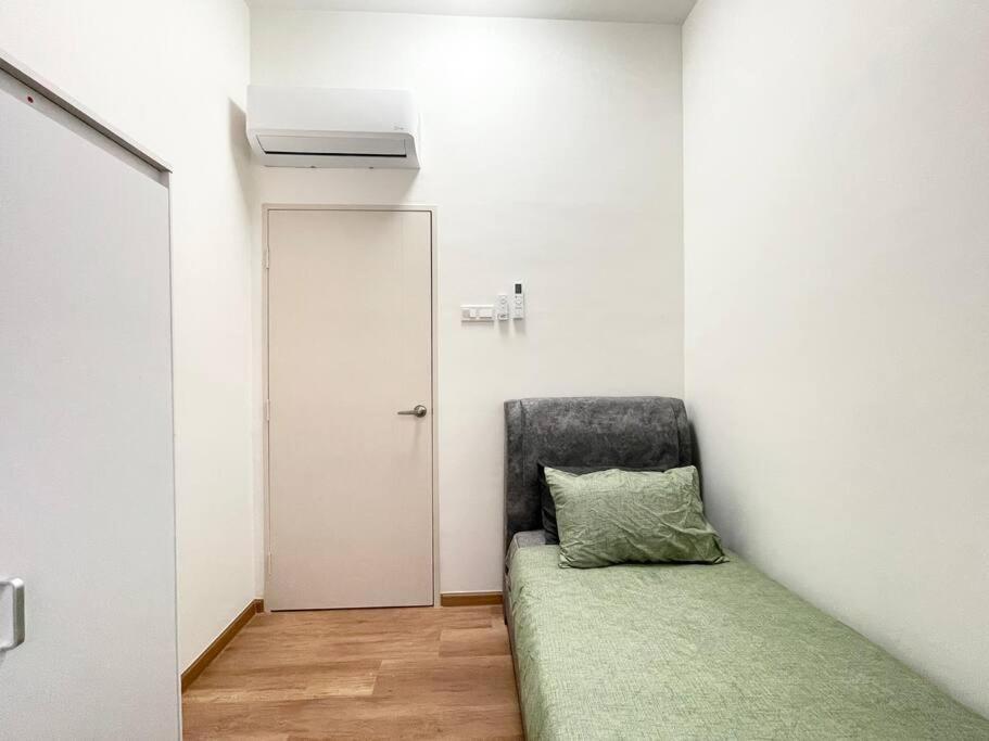 Quartz Near To Jonker Walk With Infinity Pool Cozy 3B2B Apartment Malacca Exterior foto
