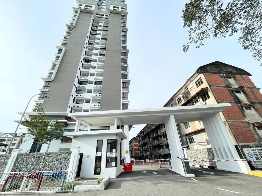 Quartz Near To Jonker Walk With Infinity Pool Cozy 3B2B Apartment Malacca Exterior foto