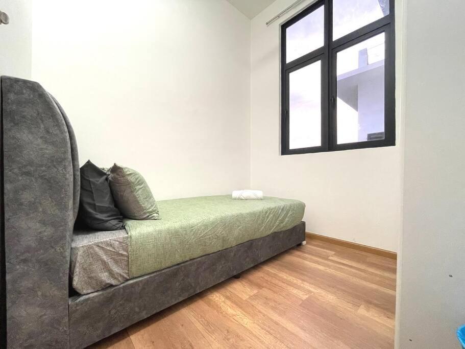 Quartz Near To Jonker Walk With Infinity Pool Cozy 3B2B Apartment Malacca Exterior foto