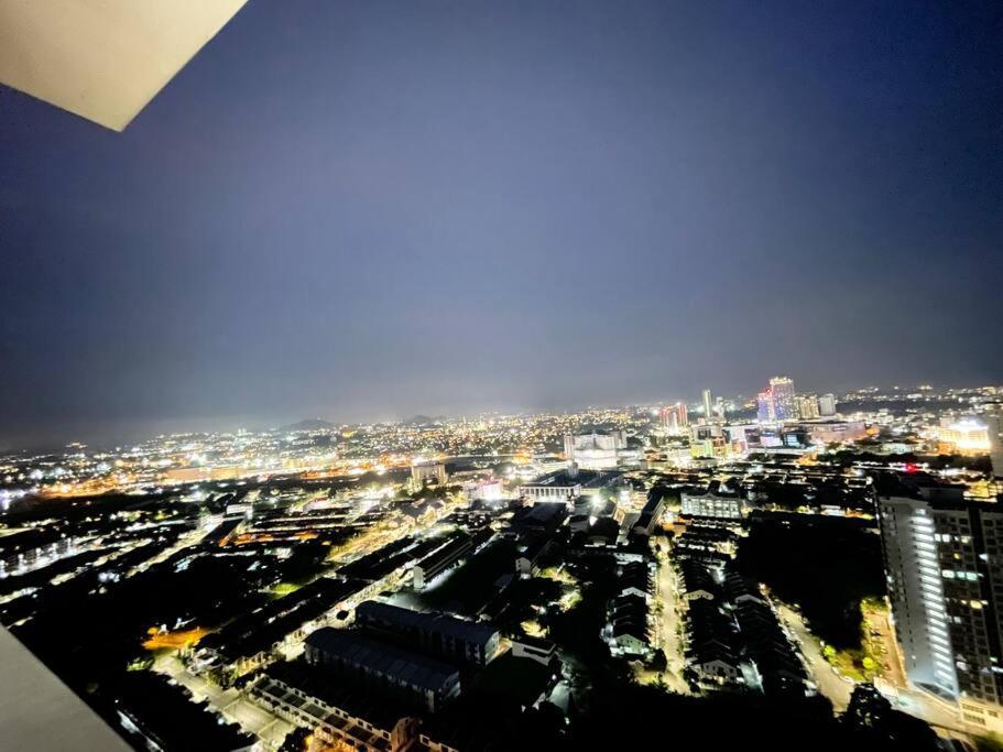 Quartz Near To Jonker Walk With Infinity Pool Cozy 3B2B Apartment Malacca Exterior foto